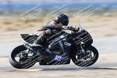 media/Nov-16-2025-Race Pace (Sun) [[8c5fa54630]]/Verified Riders/3-Turn 14 (1045am)/